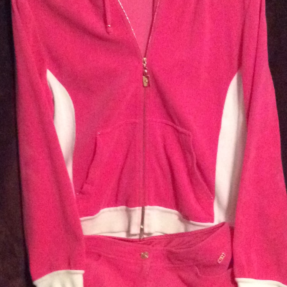 St John sport 2 piece Sz m jacket pants Sz L